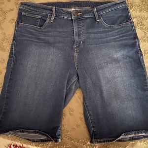 Levi’s Blue Denim Bermuda Jean Shorts Size 20W